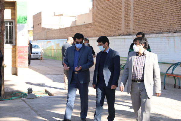 باحضور رئیس سازمان مدیریت و برنامه ریزی استان  از مدارس در حال ساخت اردکان بازدید گردید.